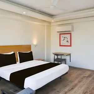 collection-o-hongkong-bazaar-near-bestech-central-square-mall.top-gurgaonhotels.com/